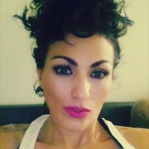 Meet your Posher, Leticia